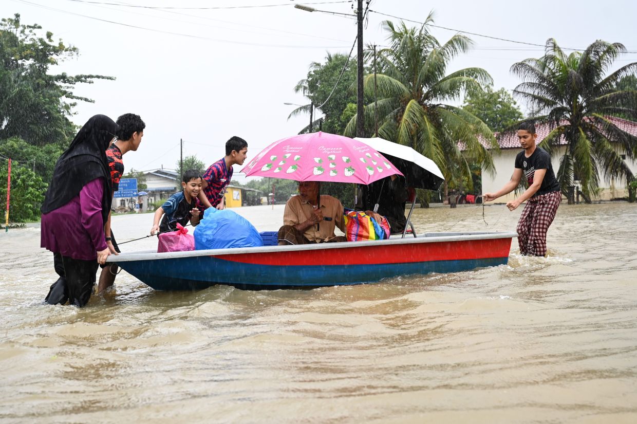 67 health facilities affected by floods, says Crisis Centre