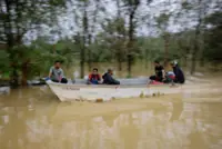 Rising flood toll in Selangor as Senyar continues