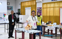 Sabah polls: Shafie casts his vote early in Senallang contest