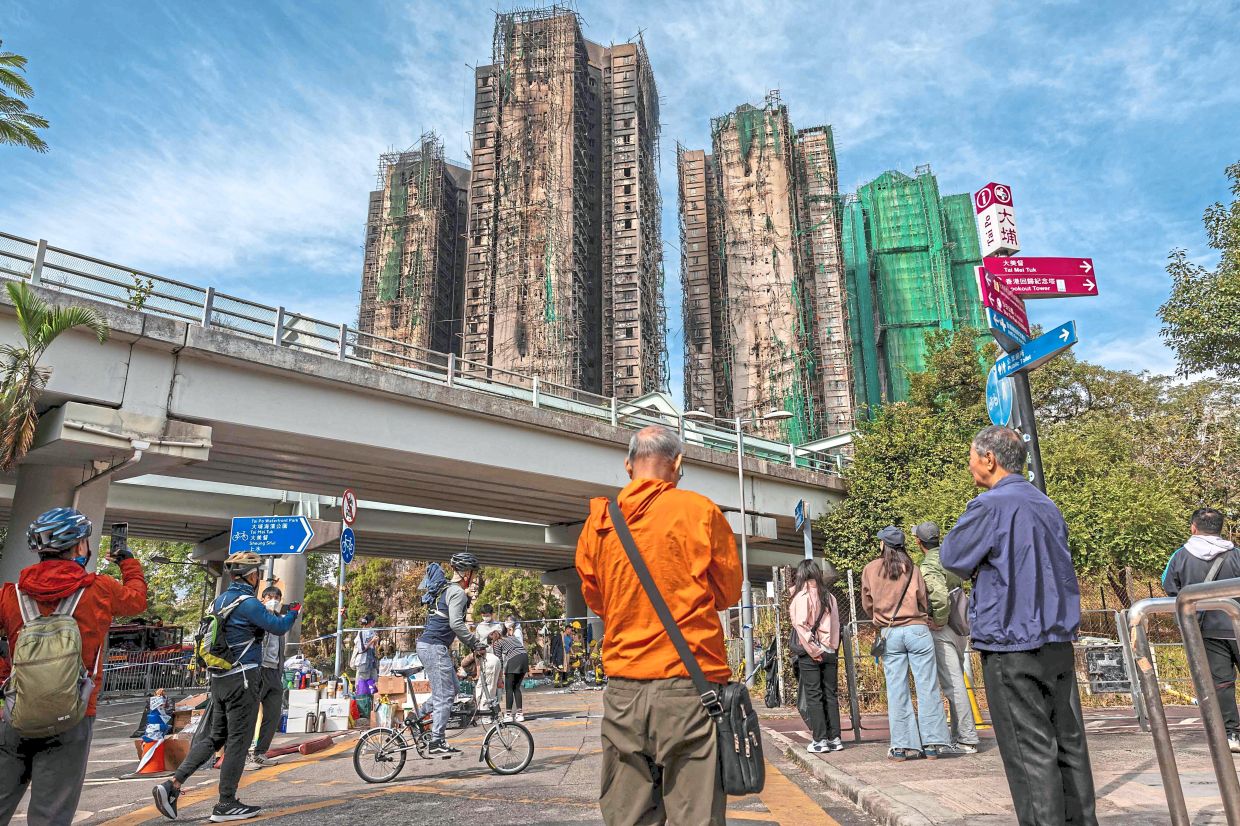 Nation begins mourning period