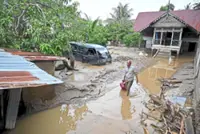 Post-flood clean-up begins