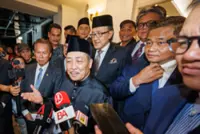 Sabah polls: Hajiji arrives at Istana Seri Kinabalu at 1.30am