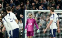 Soccer-Frank blasts Tottenham fans for booing keeper Vicario after error