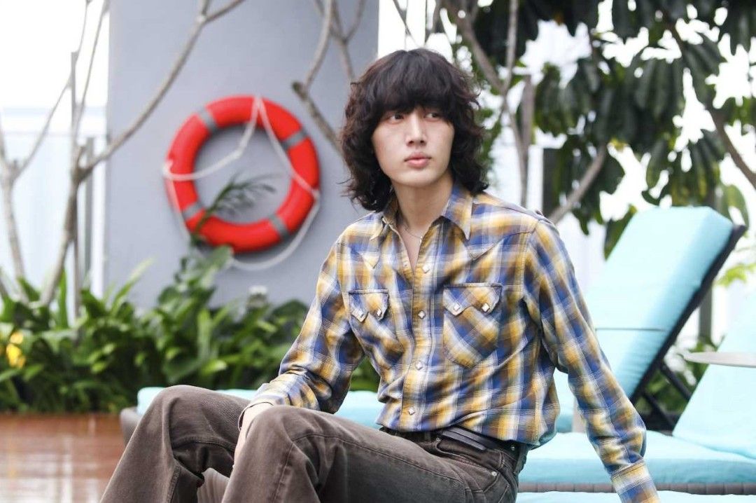 Chinese star Nova wipes Douyin account with millions of followers to start anew as singer