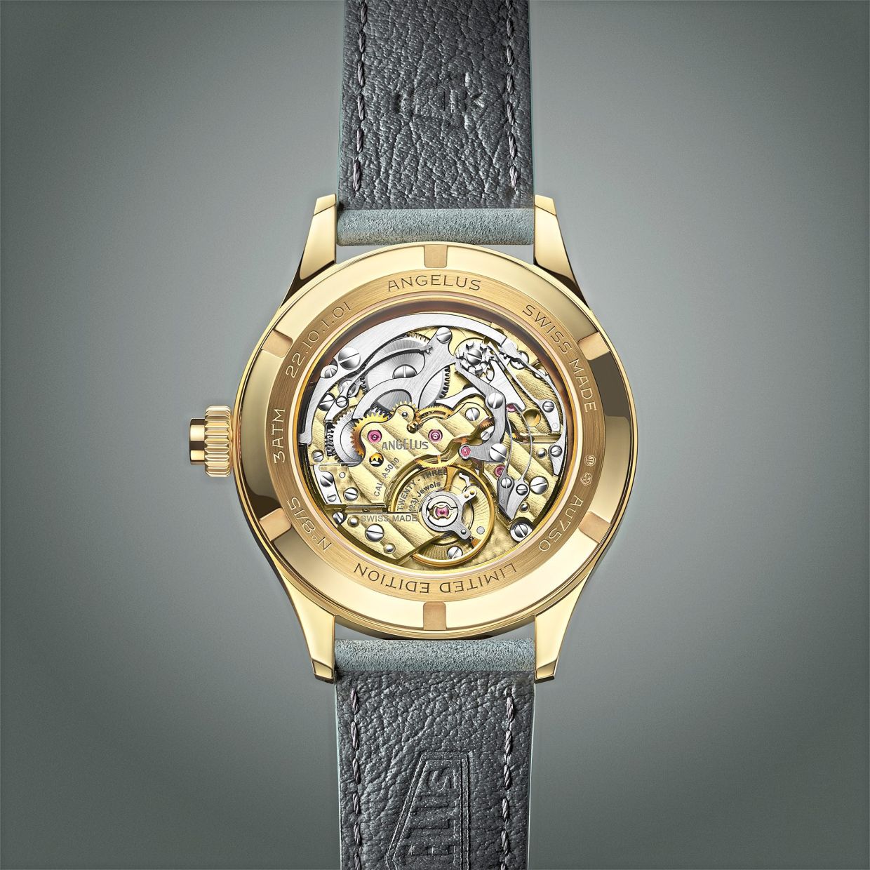 Polished screws and pronounced bevels reveal the level of craftsmanship visible through the sapphire exhibition back of the Chronographe Telemetre.