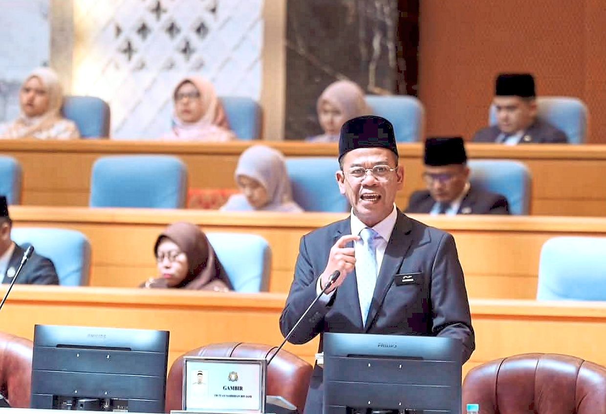 Sahrihan says he sympathises with residents who have totolerate odour and water pollution from poultry farms.