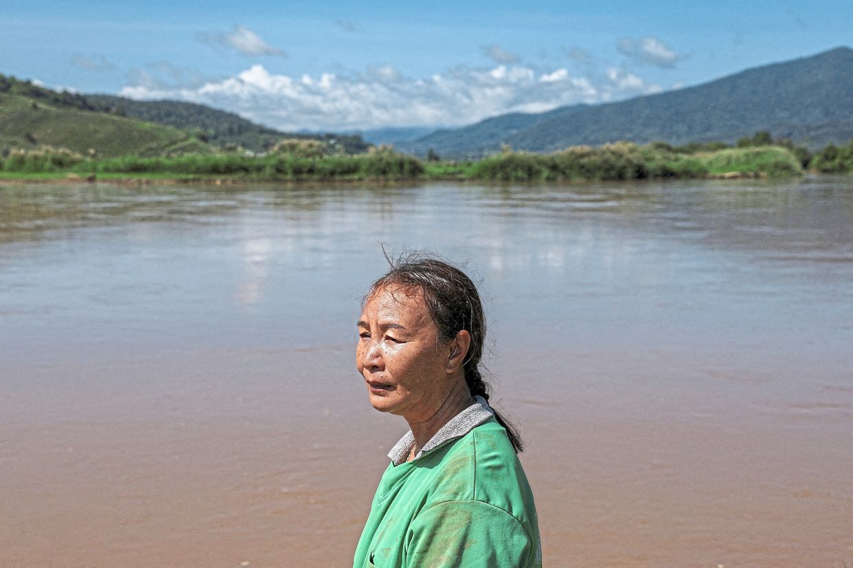 Tip is now forced to irrigate her crops with groundwater instead of water from the Kok River.