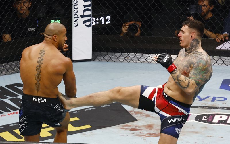 Mixed Martial Arts-Aspinall diagnosed with rare eye condition after Gane poke