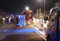 Factory worker killed, seven injured in Mount Erskine van crash