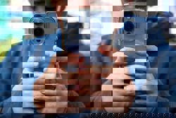 Selfie-based age checks boom as govts push for online controls