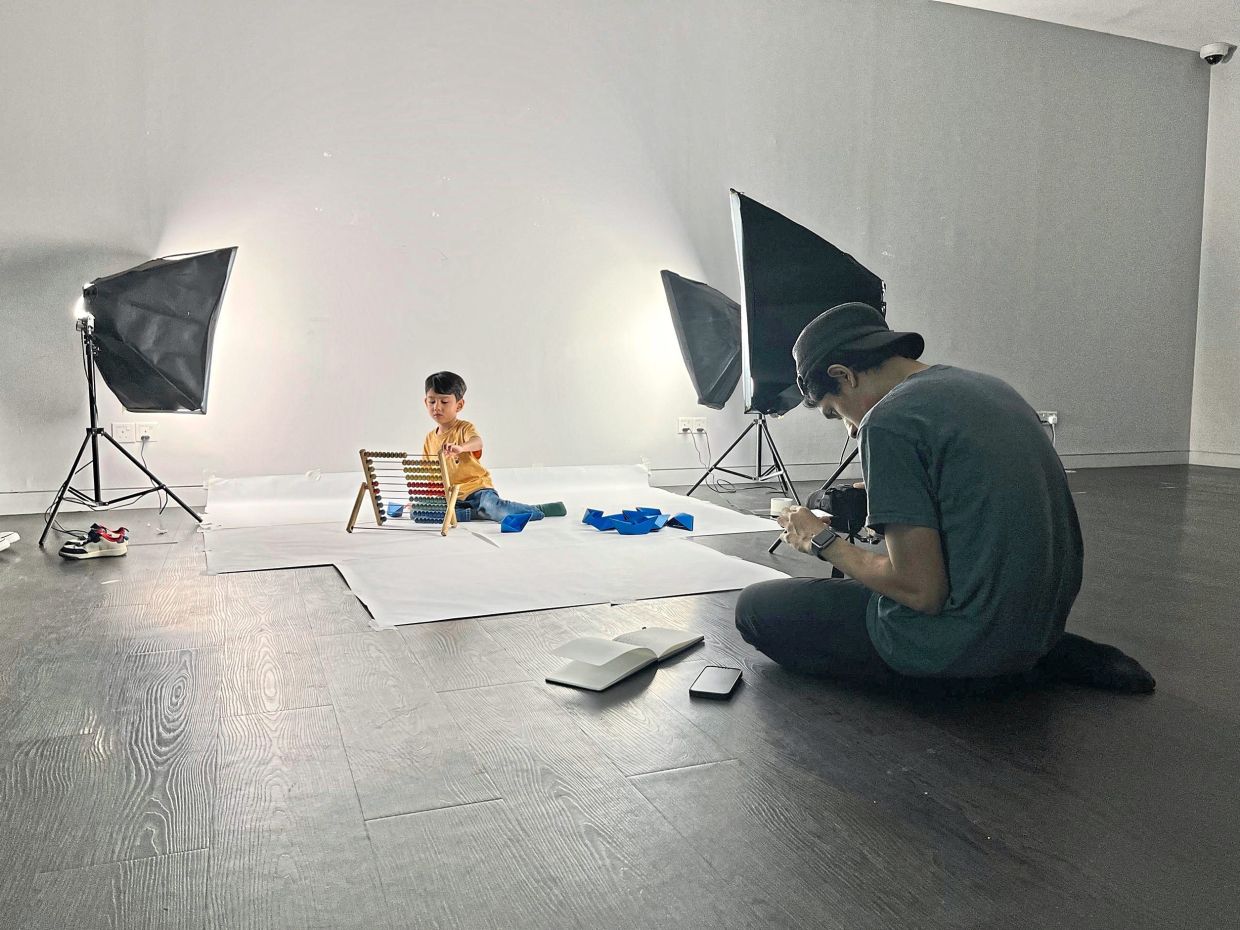 Zahran uses photography and 3D modelling to create the references for his artwork.