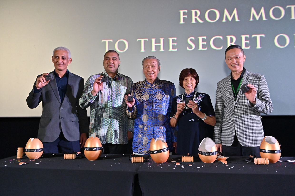 From left: Malaysian Rubber Council chief marketing officer Muhammad Fazli Abdul Jalil, chief executive officer Eizaaz Redzuan, Getha founder and chairman Tan Yok Chin, director Yap Lai Noi, and managing director Vincent Tan, cracking the golden eggs as a symbol of the start of the next chapter in the Transform collection.