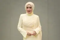 Evergreen singer-actress Erra Fazira revives ‘Cinta Abadi’ after 32 years to mark her upcoming marriage on Dec 12
