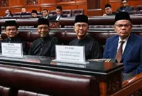 Saifuddin, Mohd Na'im and Zambry sworn in for second term as senators