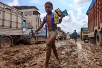 Frustration in Indonesia as flood survivors await aid