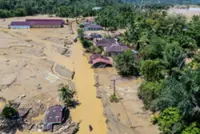 Indonesia bucks pressure to label floods national disaster