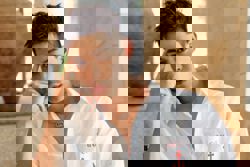 Actor Meerqeen gets serious about being funny in the new buddy movie 'Klepet'