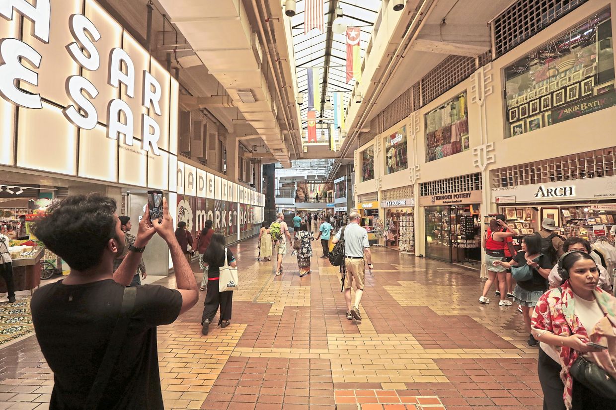 Central Market offers visitors a selection of handicrafts, food, artisanal goods and local gifts in Kuala Lumpur.