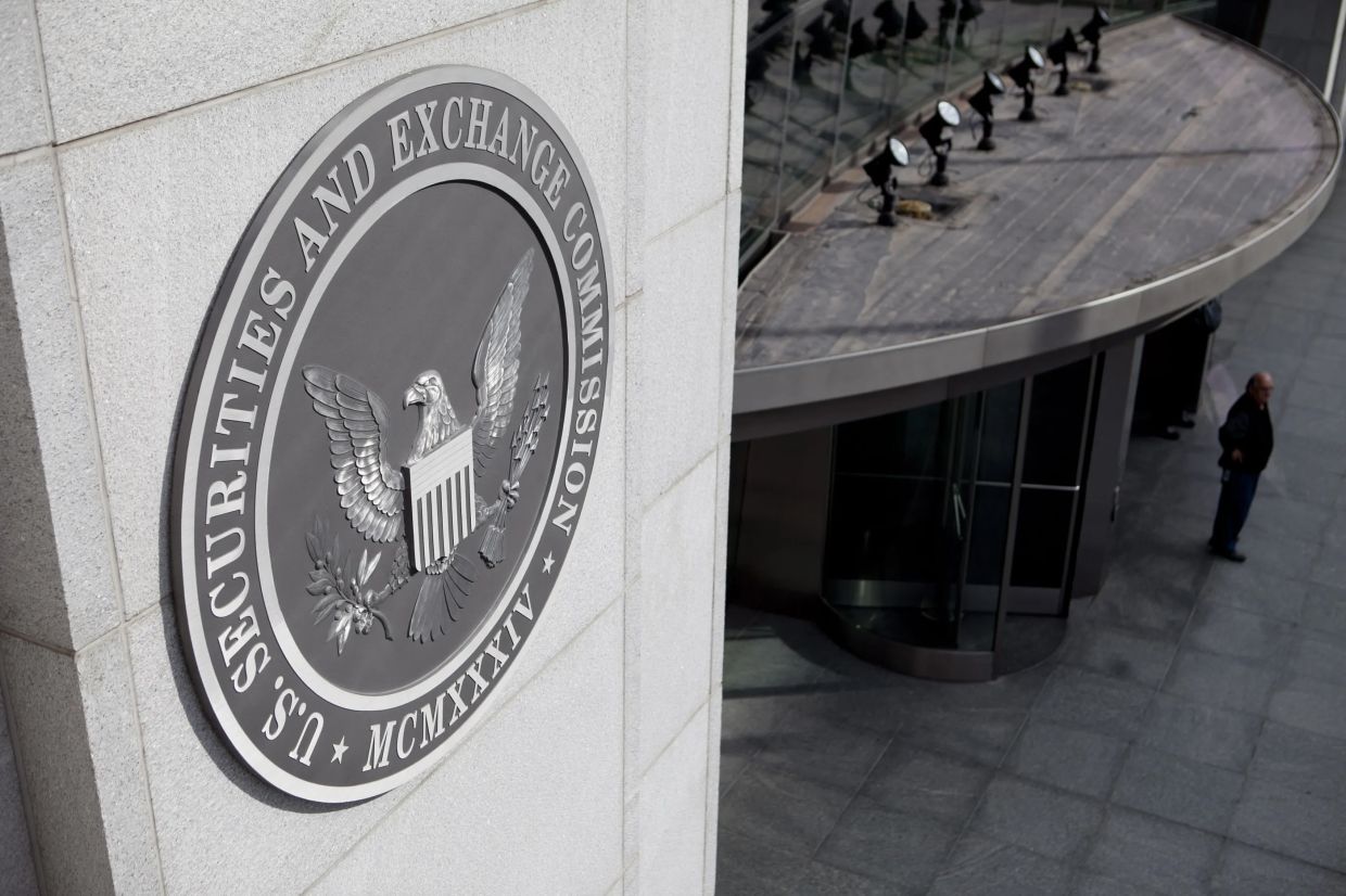 SEC halts leveraged ETF plans over risks