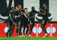 Soccer-Bayern beat Union Berlin 3-2 in German Cup thanks to two own goals
