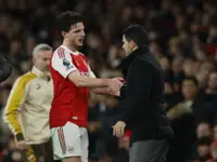 Soccer-Arteta hits out at schedule after Rice, Mosquera forced off deepening Arsenal's injury woes