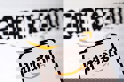 Amazon explores cutting ties with USPS, Washington Post reports