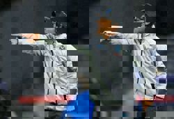 Soccer-Conte and Spalletti face former clubs in Napoli-Juve clash