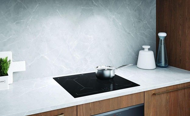 Designed for modern kitchens, the Electrolux induction hob — with three cooking zones — is suitable for all cookware types, making it a smart choice.