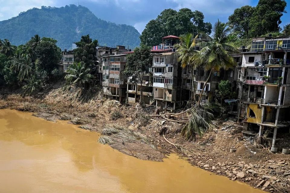 Sri Lanka issues fresh landslide warnings as toll passes 600