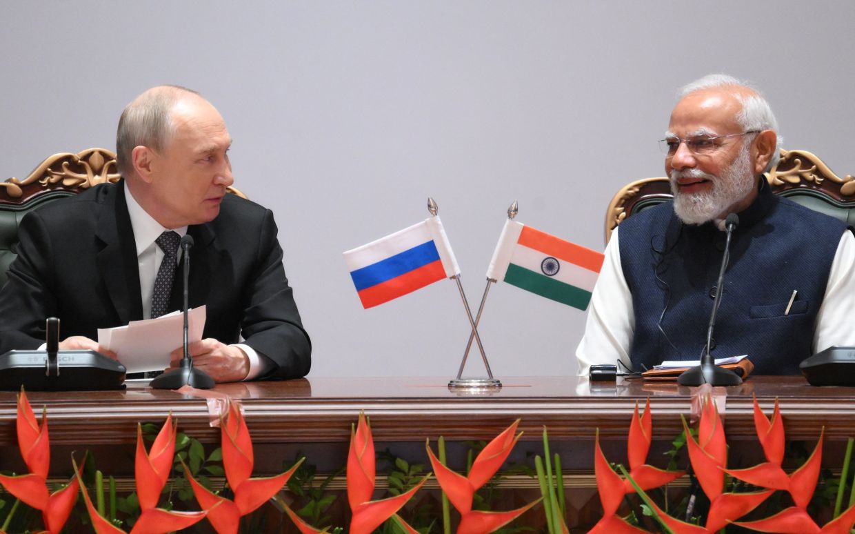 Putin offers India 'uninterrupted' oil in summit talks with Modi