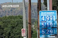 Trump seeks to unwind car mileage mandates