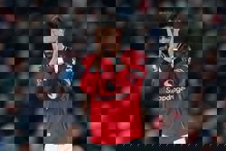 Soccer-Man United looked frightened against West Ham, says Keane