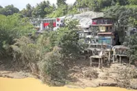 Deadly cyclone dents peak tourism season
