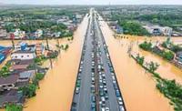 Thai market wades out of flood woes