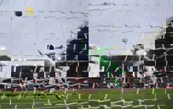 Soccer-Aston Villa stun Arsenal with Buendia's last-gasp winner