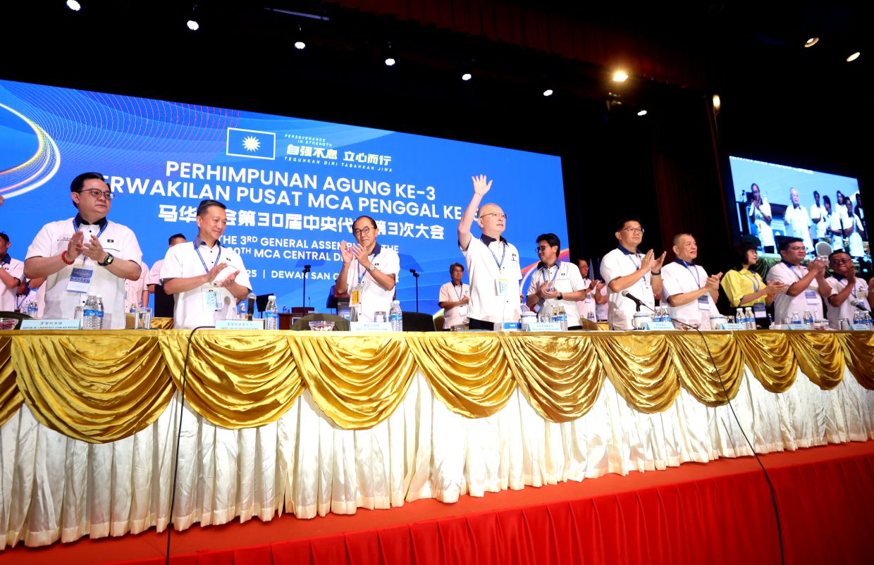 thestar.com.my - STEPHANIE LEE - Sabah welcomes first direct flight from Shenzhen