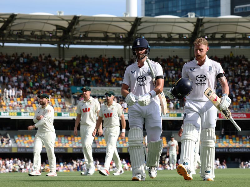 Cricket-Stokes, Jacks ensure Australia must bat again in second Ashes Test