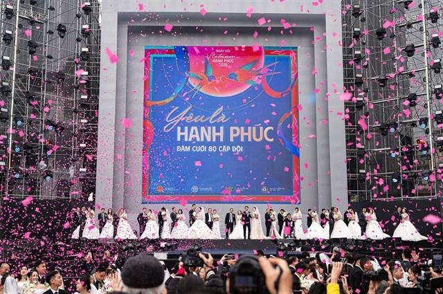Mass wedding kick starts Vietnam Happy Fest 2025