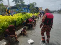 Bomba on alert as king tide raises flood risk in Pontian coastal areas