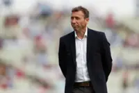 Cricket-Former England captains unleash scathing verdict as Ashes dream crumbles