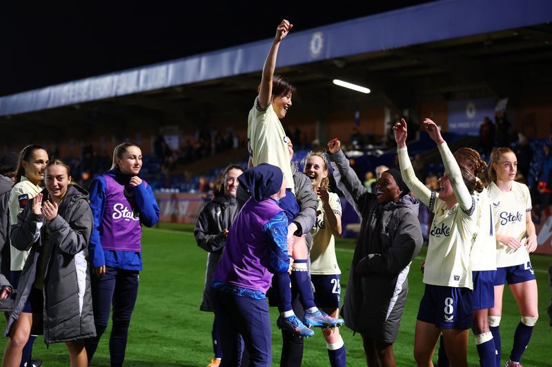 Soccer-Everton hand Chelsea first Women's Super League defeat in 585 days