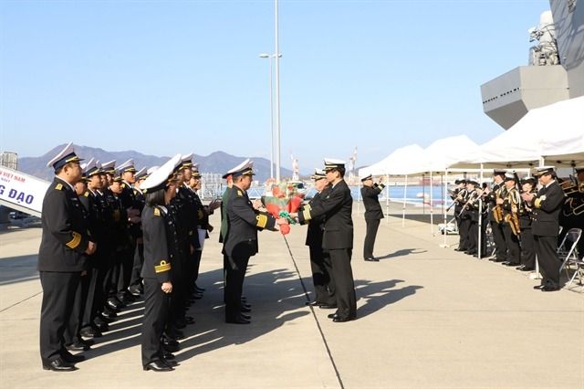 Vietnamese naval delegation starts Japan visit at Kure base