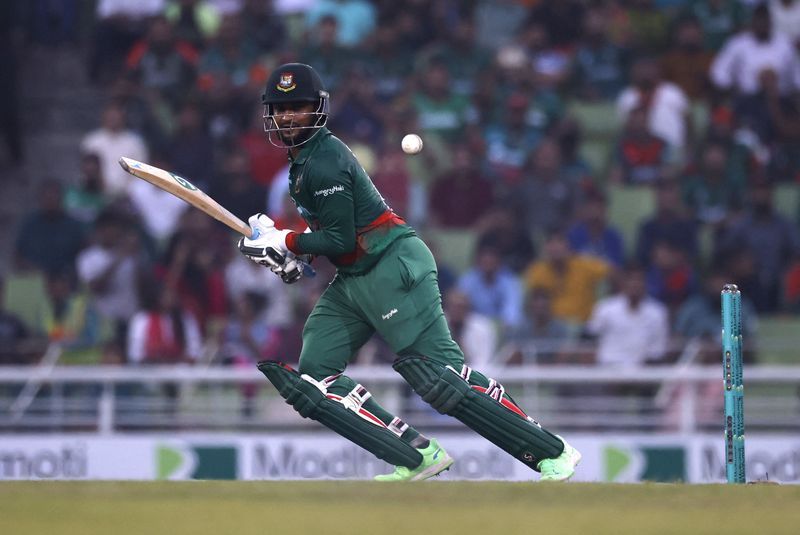Cricket-Bangladesh's Shakib wants home farewell series before ending career
