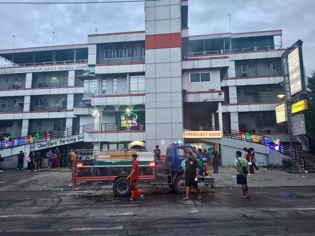 ICU patient killed, 17 others rescued in Philippine hospital fire