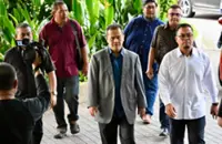 Padang Serai MP Azman arrives at Shah Alam court ahead of graft charges