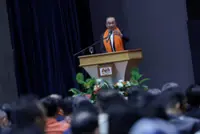 Stop glorifying those who give bribes, says Anwar