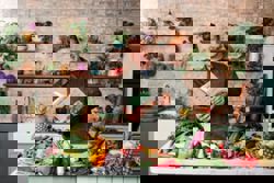 Celebrity chef Jamie Oliver revives Italian chain in Britain, 6 years after collapse