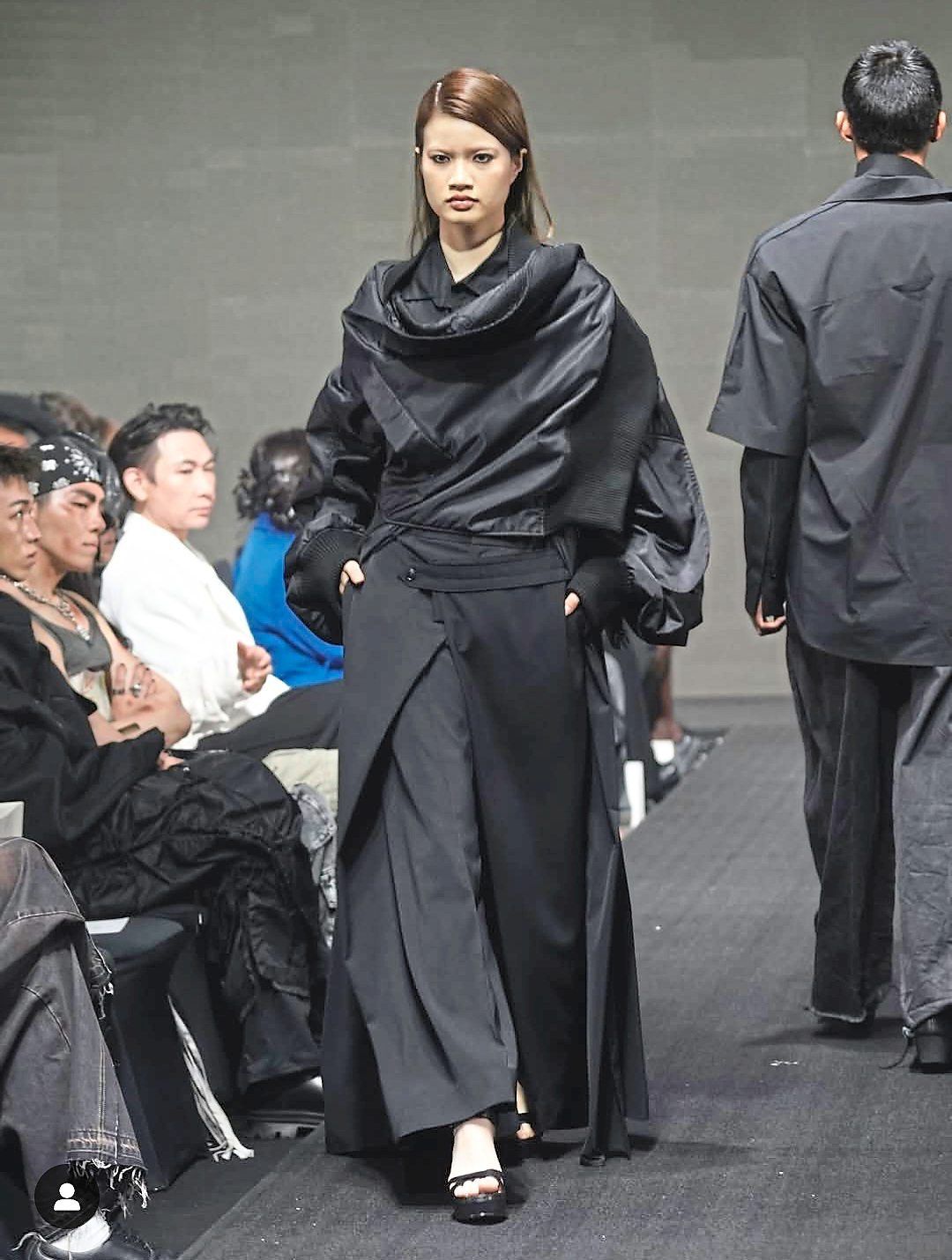 Wide-leg trousers with a design twist gives this creation a sweeping flow and subtle architectural feel. Photo: Kit Woo