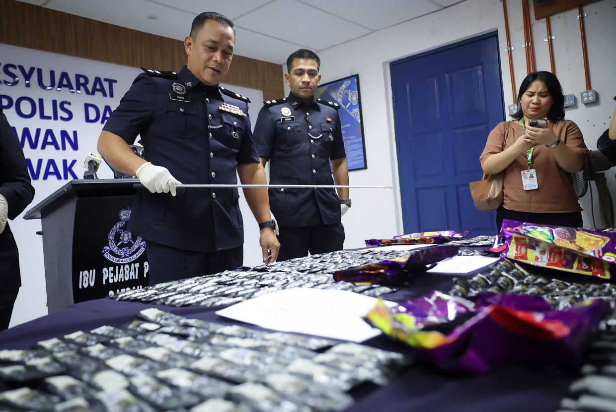 thestar.com.my - Suspect nabbed with liquid ganja extract worth nearly RM600,000 in Kuching