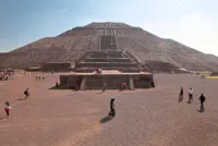 Voices of a lost metropolis